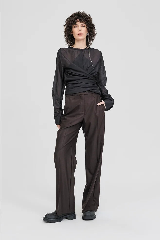 Requisite Top (Black)
