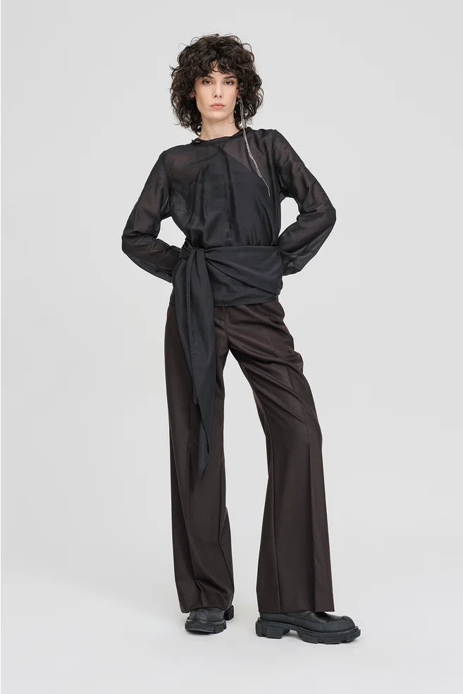 Requisite Top (Black)