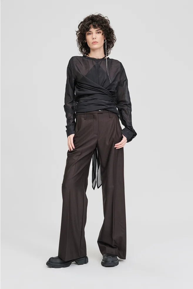 Requisite Top (Black)
