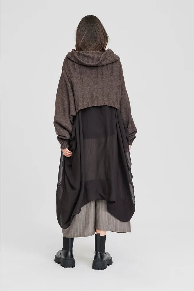 Ribbed Reversible Uphold Sweater (Chocolate)