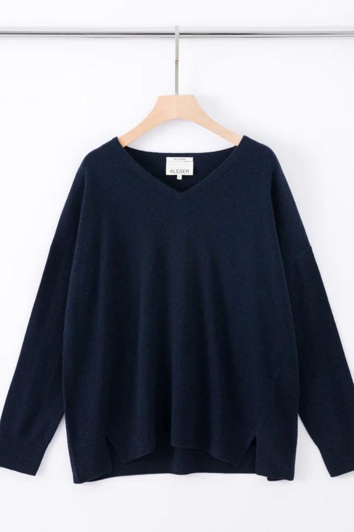 N.29 100% CASHMERE OVERSIZED V NECK (Midnight)