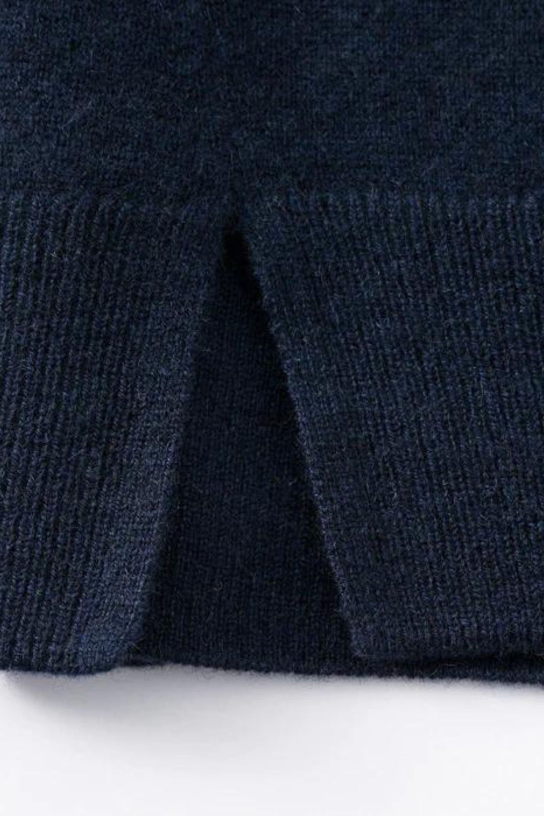 N.29 100% CASHMERE OVERSIZED V NECK (Midnight)