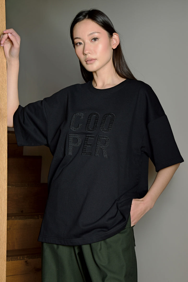 CASUALLY COOPER T-shirt (Black)