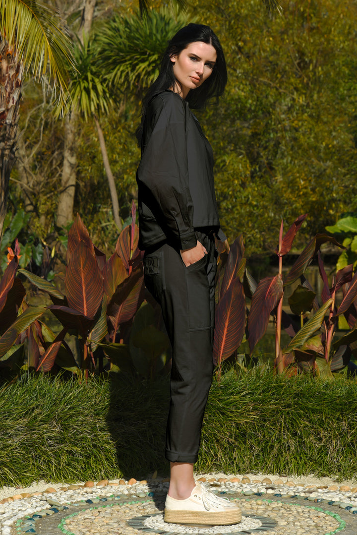 BACK ON TRACK Pant (Black)