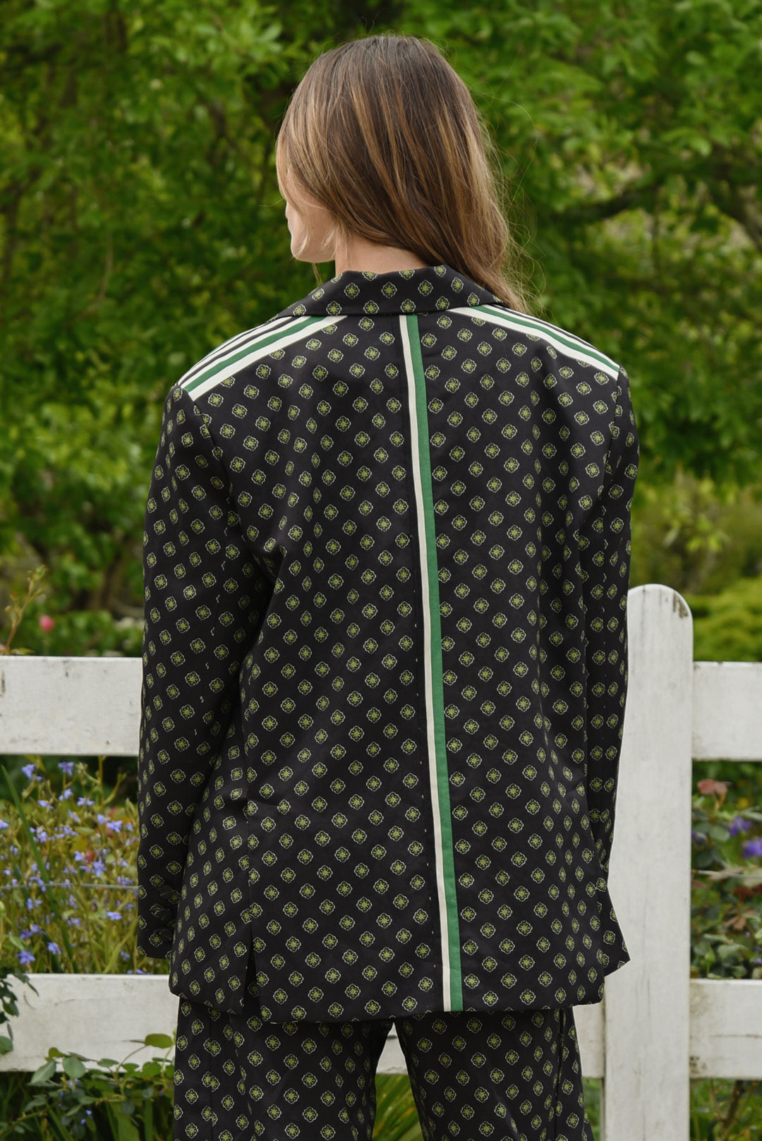 KEEP IT BLAZING Jacket  (BLACK MULTI)