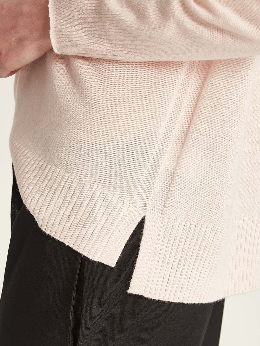Kari Cashmere V-Sweater (Rosewater)