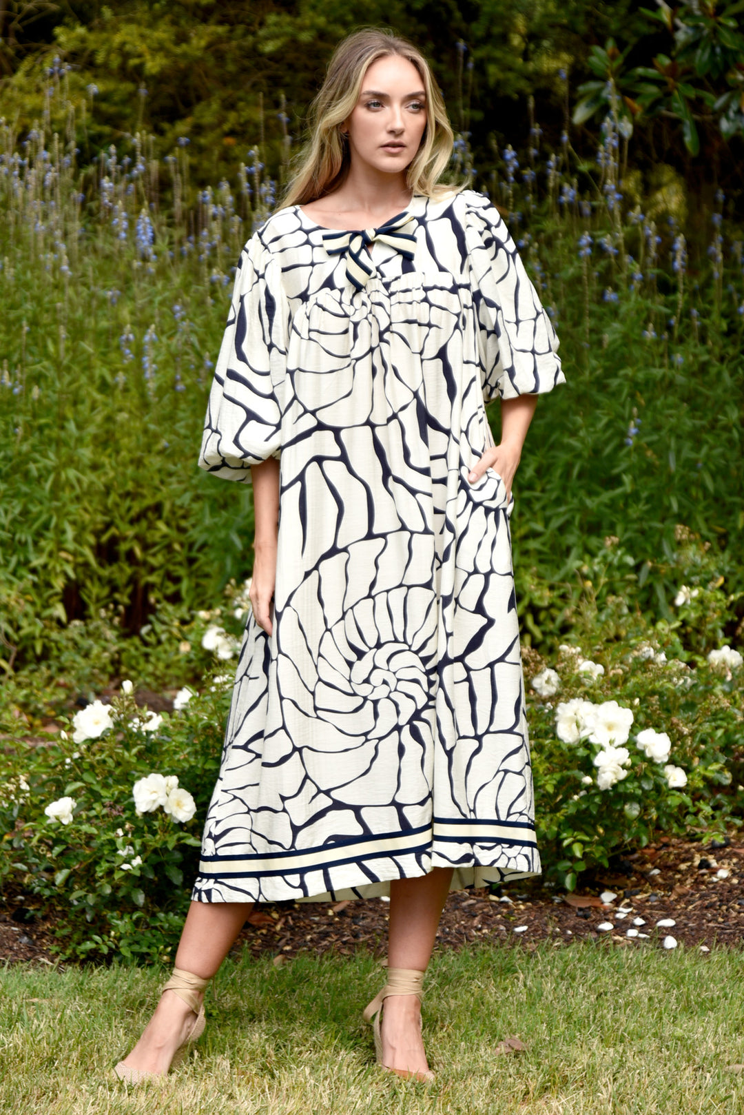 STYLE IN EXCESS Dress (shells)