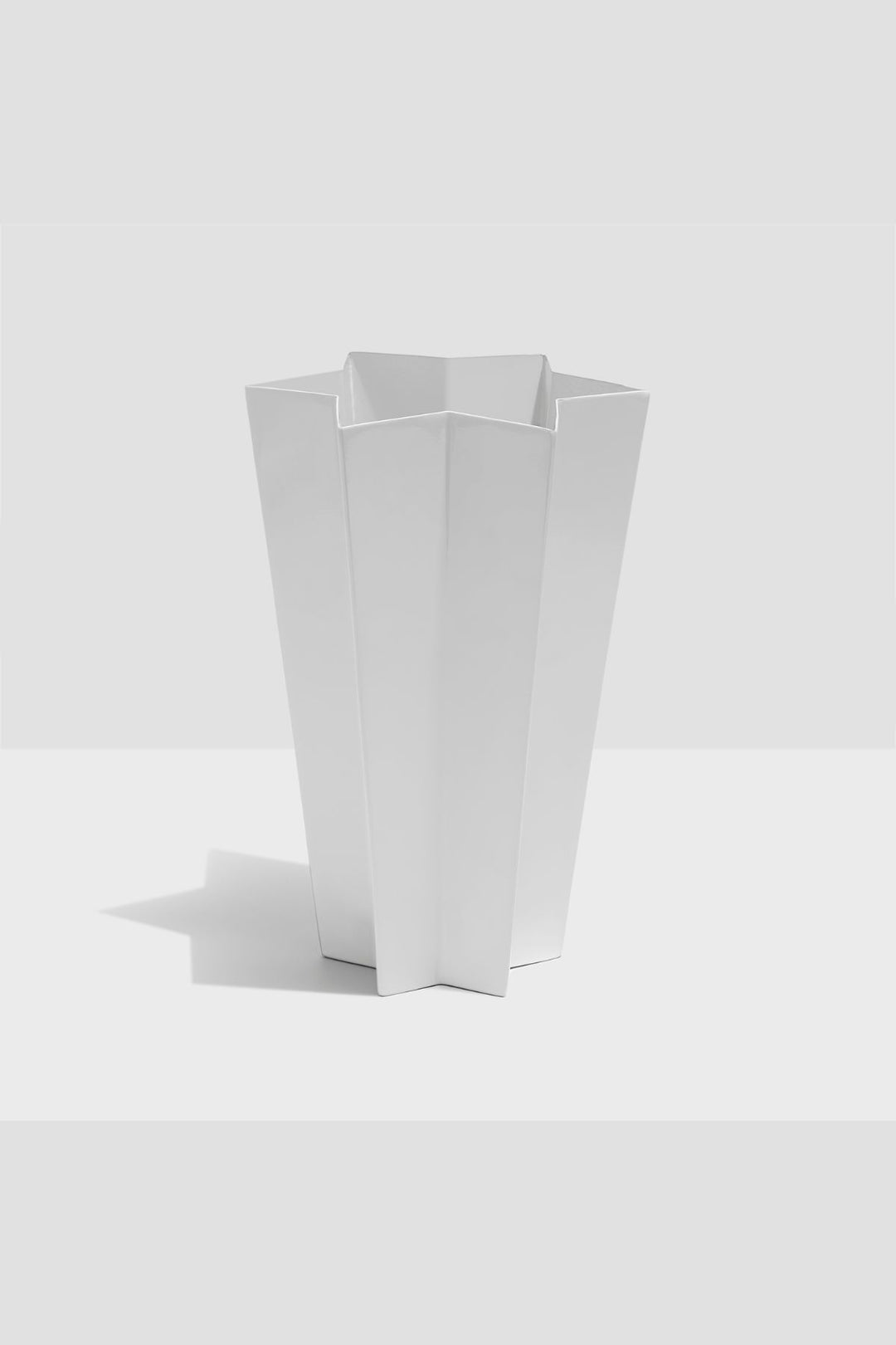 Metal Star Vase (White)