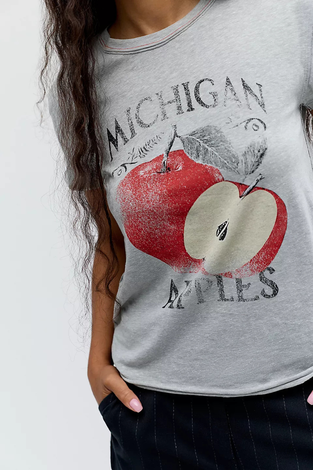 Nova Graphic Tee (Apple)