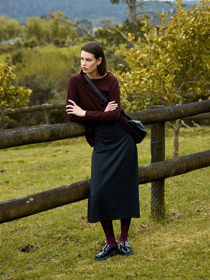 Gemma Merino Weekender (Plum)