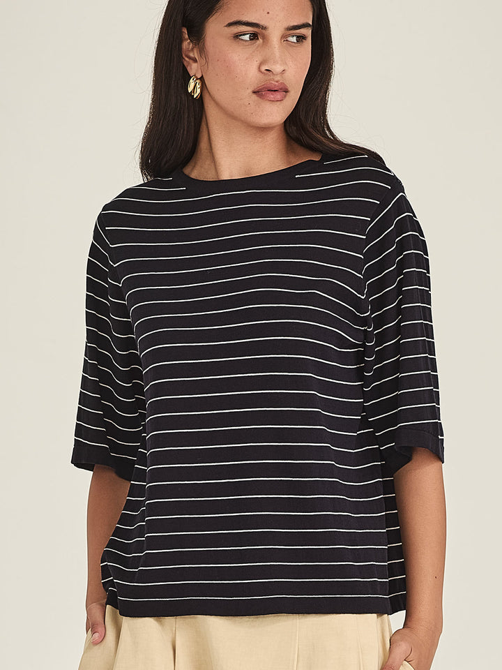 Sumire Stripy Box Tee (Navy / Chalk Stripe)