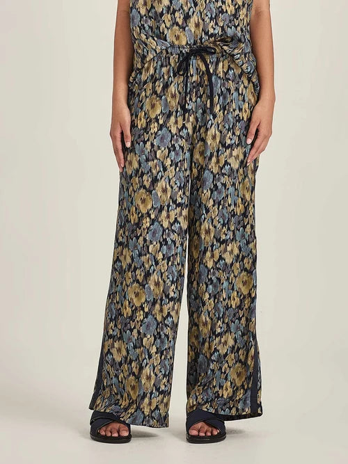 Ellie Print Pant (Chambray Floral)