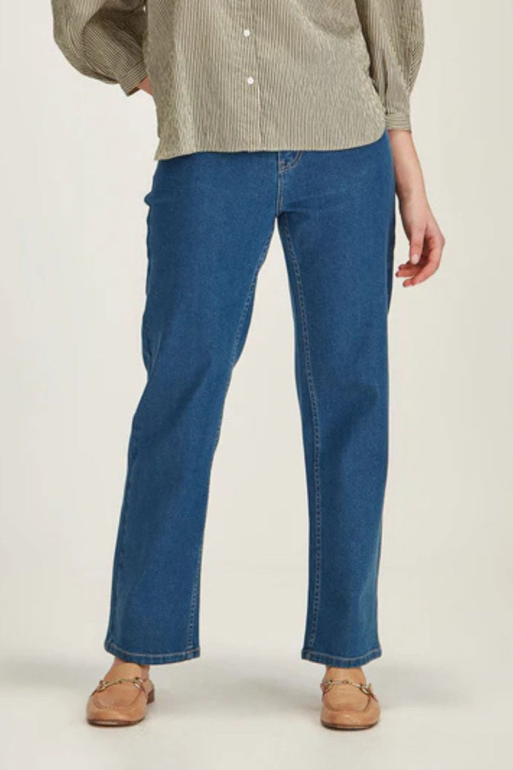 Juko Straight Jean (Mid Wash)