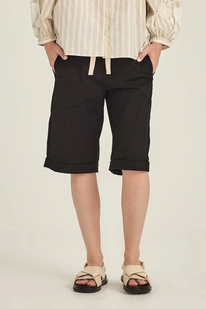 Macy Shorts (Black)