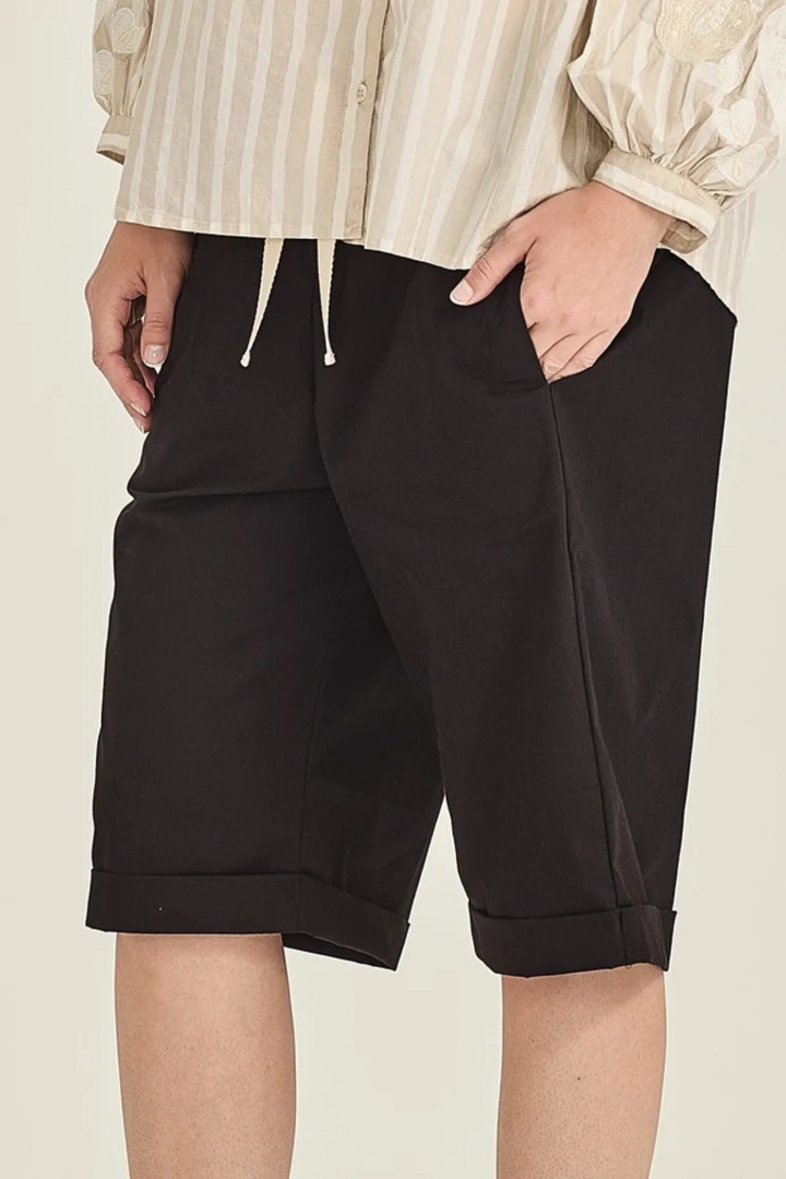 Macy Shorts (Black)