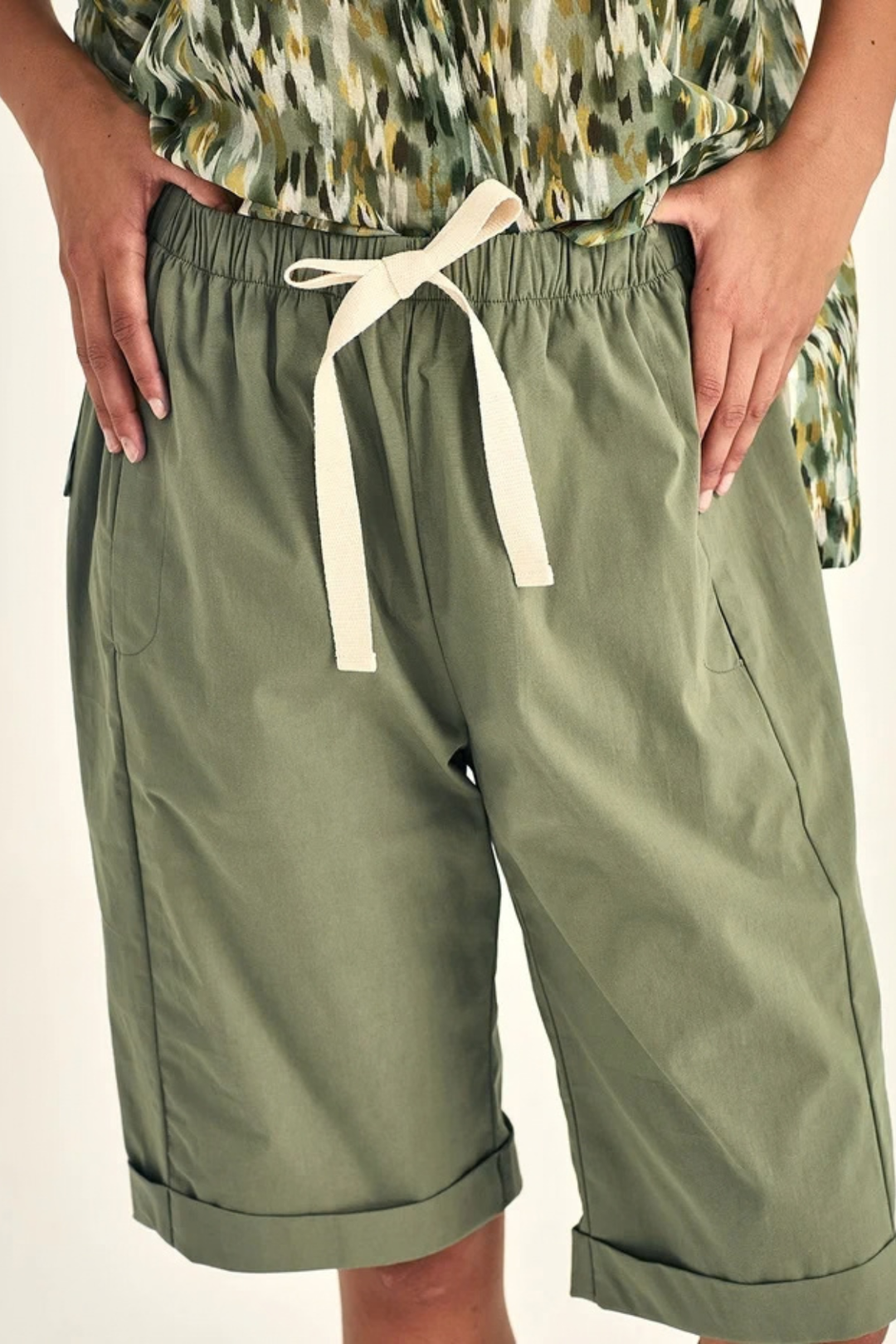 Macy Shorts (Khaki)