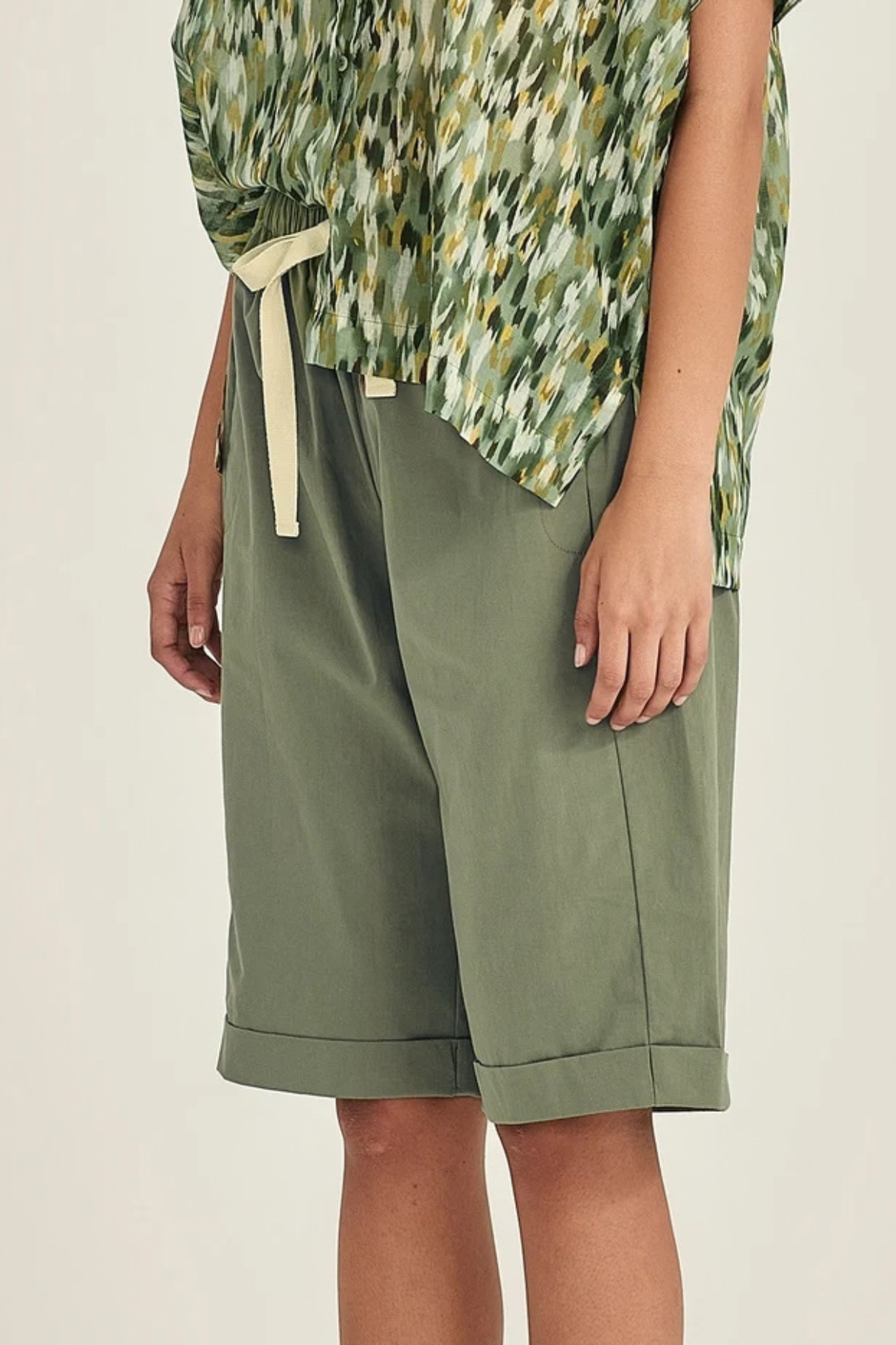 Macy Shorts (Khaki)