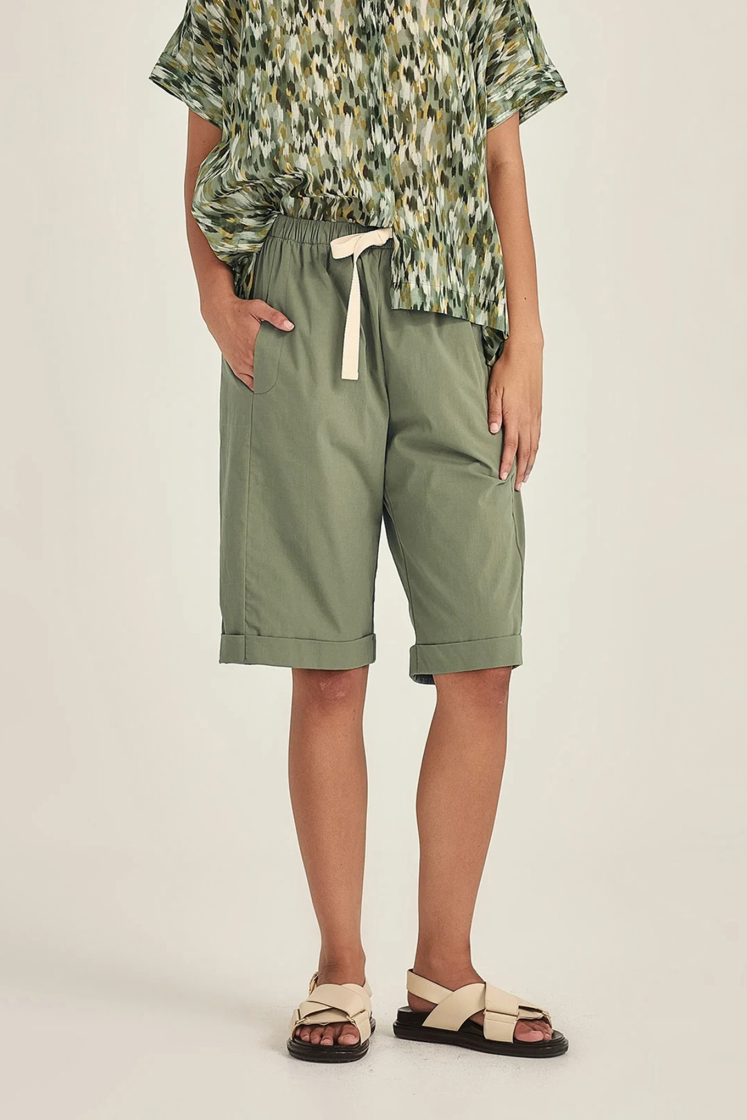 Macy Shorts (Khaki)