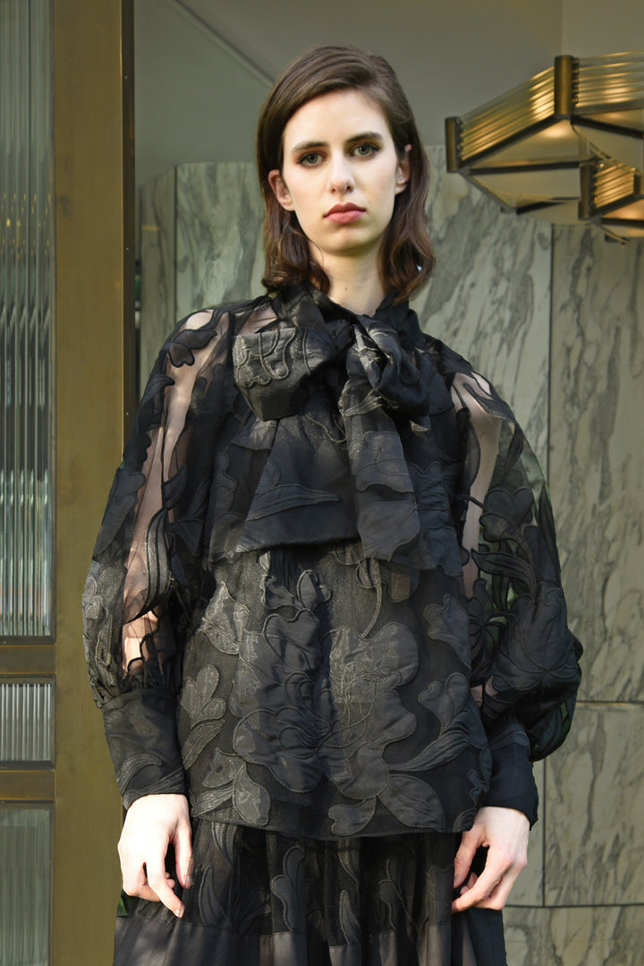 ON A SHEER DAY Blouse (Black)