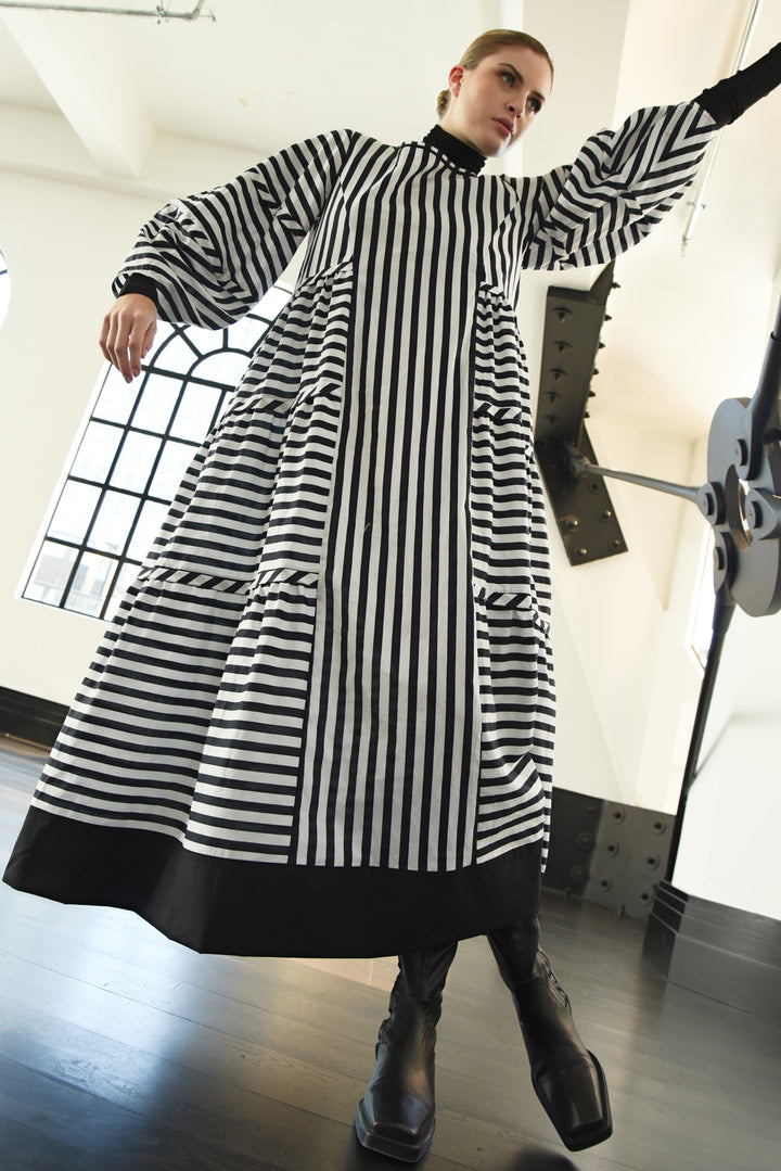 TIERS FOR FEARS Dress (Black / White)