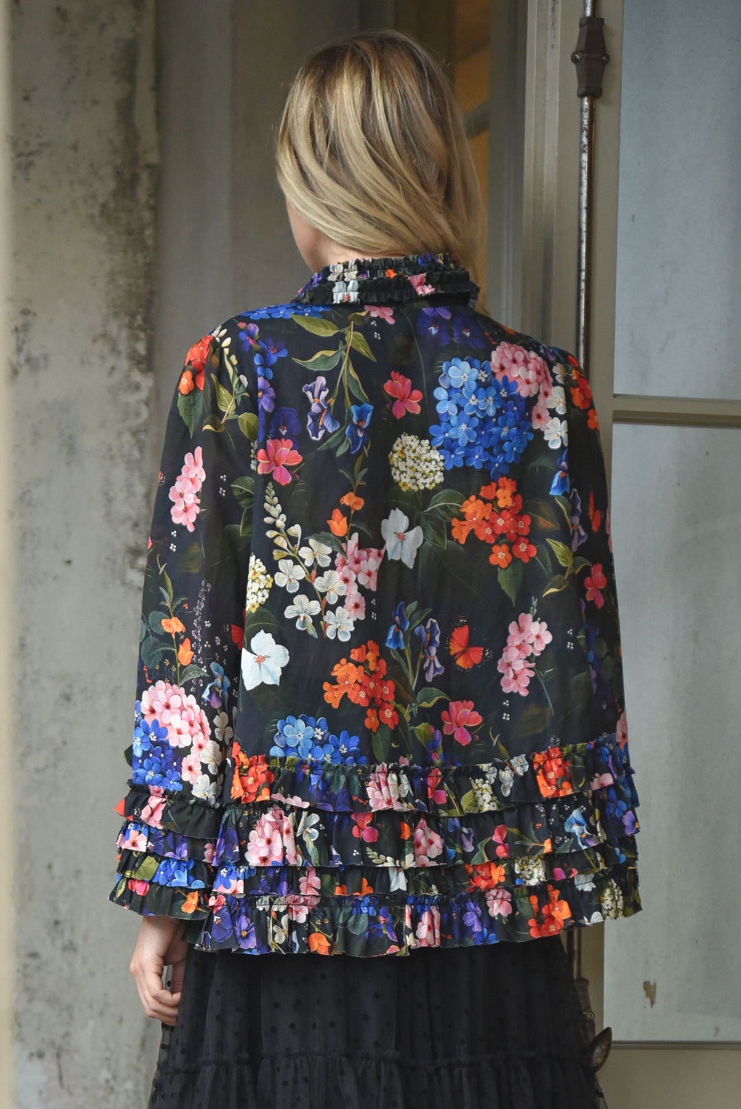 YOU GIVE ME THE FRILLS Blouse (Black Floral)