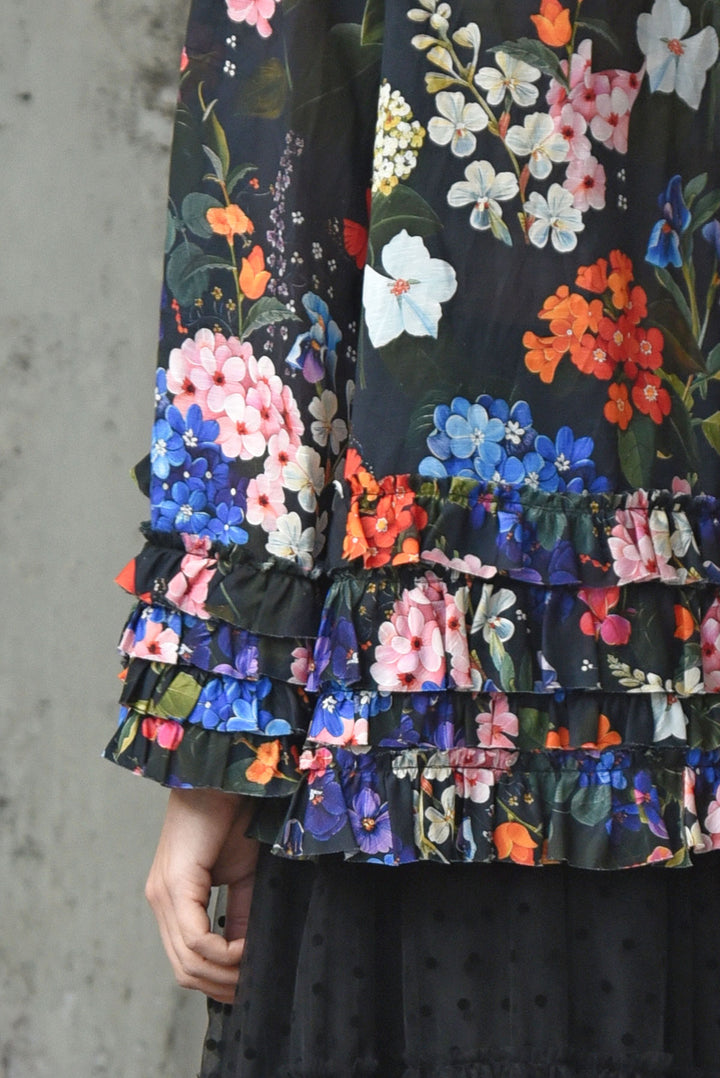 YOU GIVE ME THE FRILLS Blouse (Black Floral)