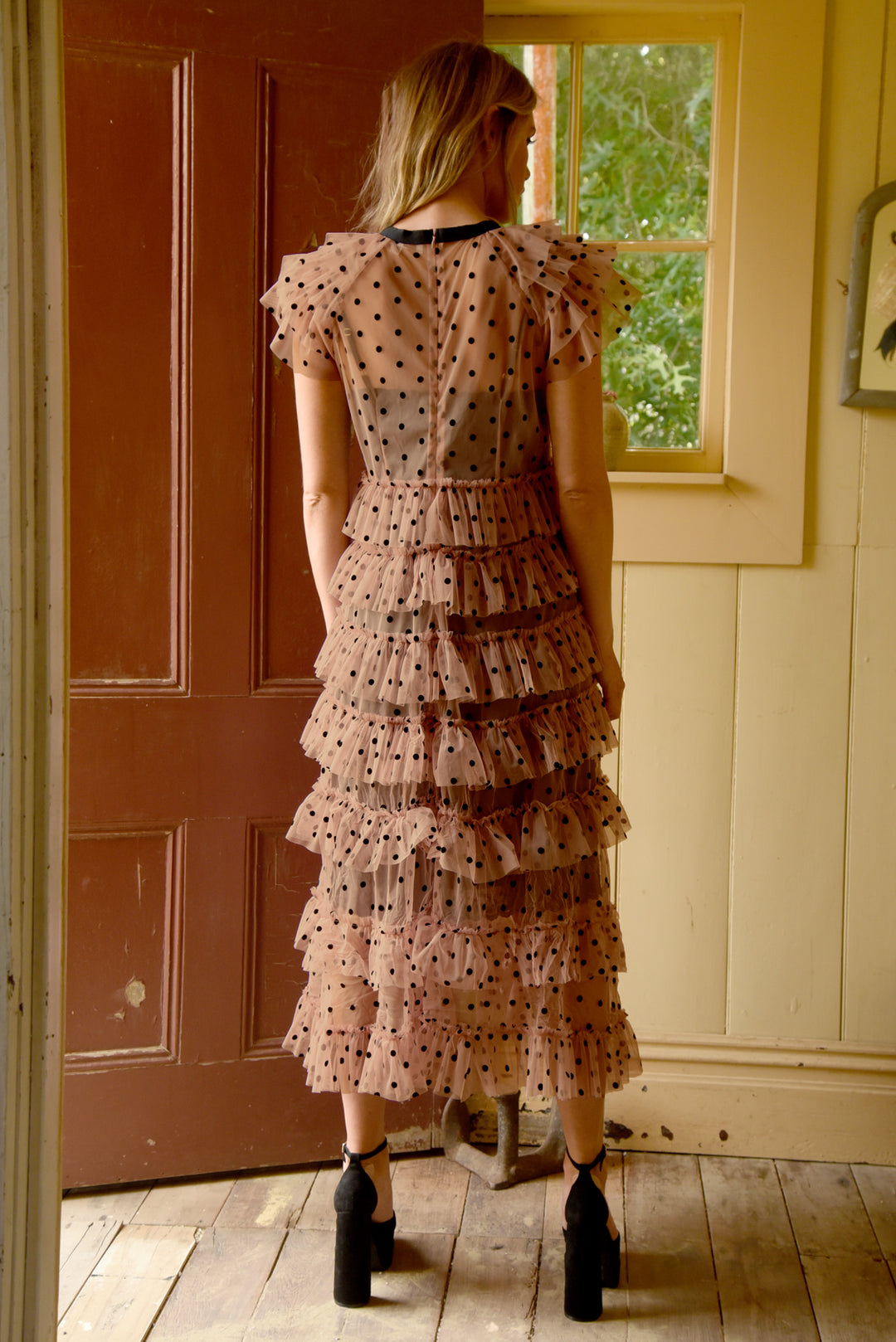FLOWING IN THE WIND DRESS (MOCHA/BLACK)
