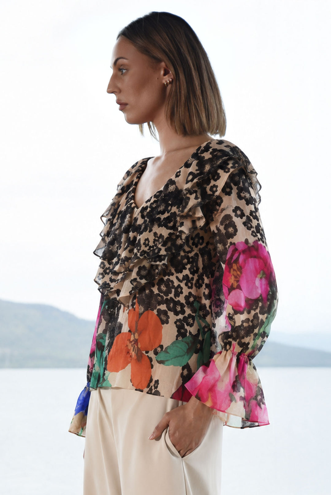 FRILL ON MY MIND Blouse (Vintage Floral)