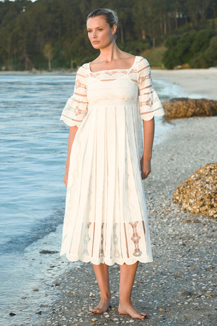 SWING OF BEAUTY DRESS (White)