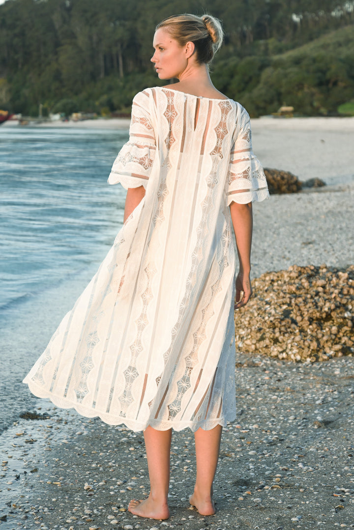 SWING OF BEAUTY DRESS (White)