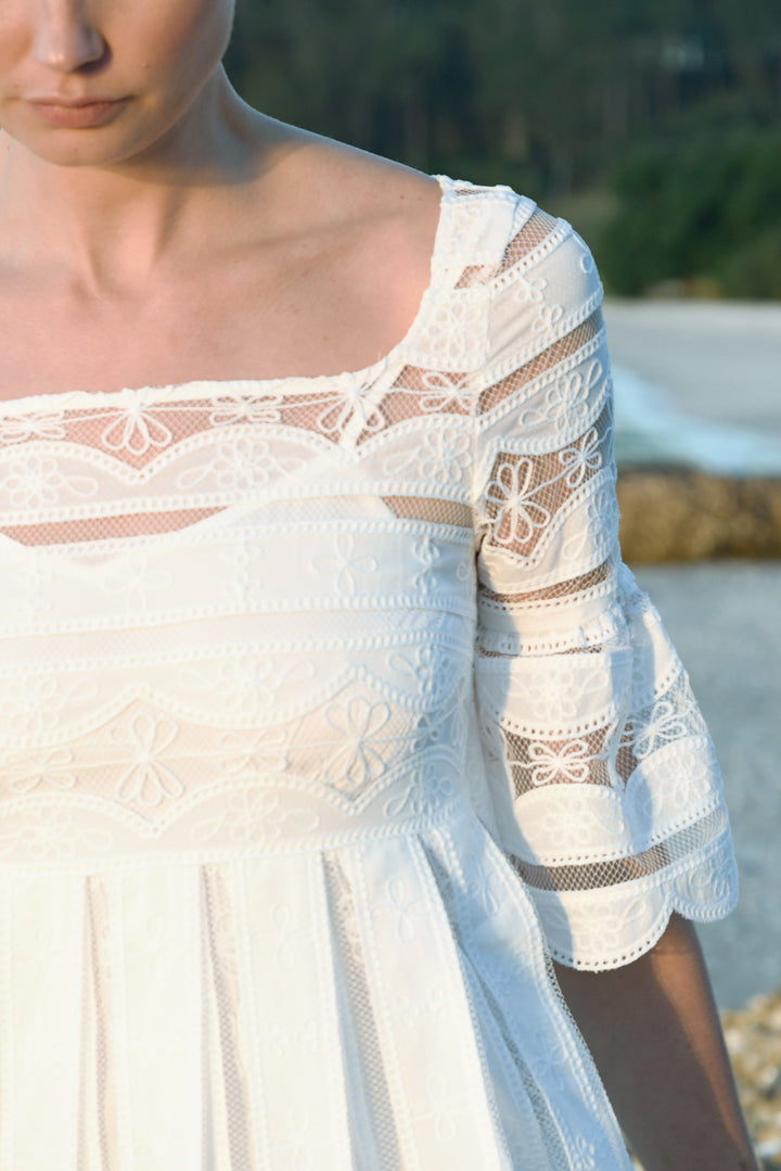 SWING OF BEAUTY DRESS (White)