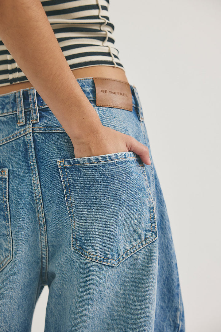 Good Luck Mid-Rise Barrel Jean (Ultra Light Beam)