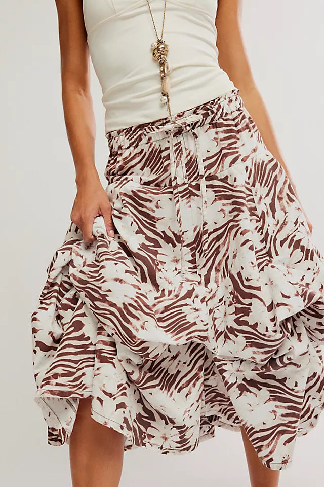 Zephyr Bustle Convertible Skirt (Chocolate Combo)