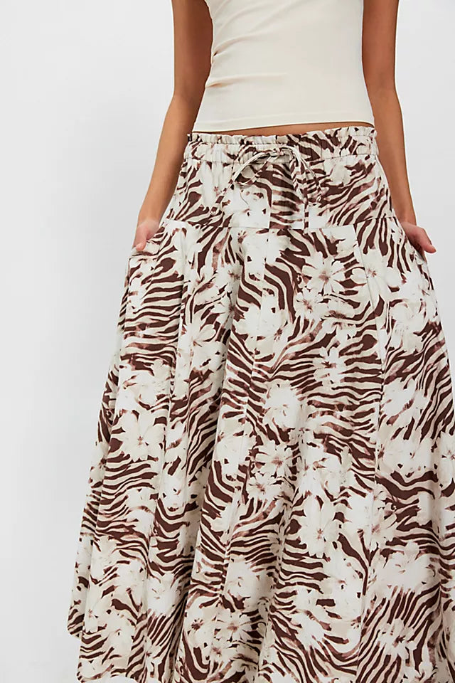 Zephyr Bustle Convertible Skirt (Chocolate Combo)