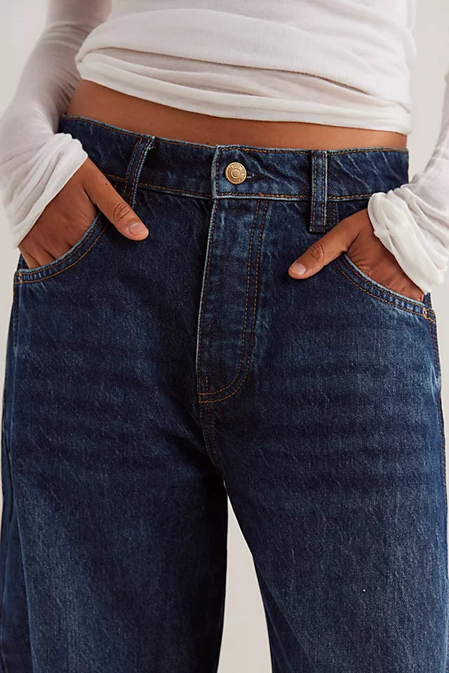Good Luck Mid-Rise Barrel Jean (Deep End)