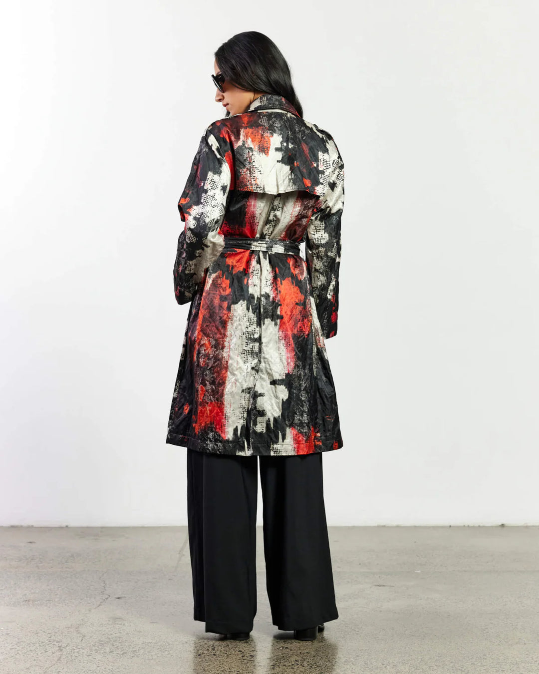 Elletra Trenchcoat (Black / White / Red)
