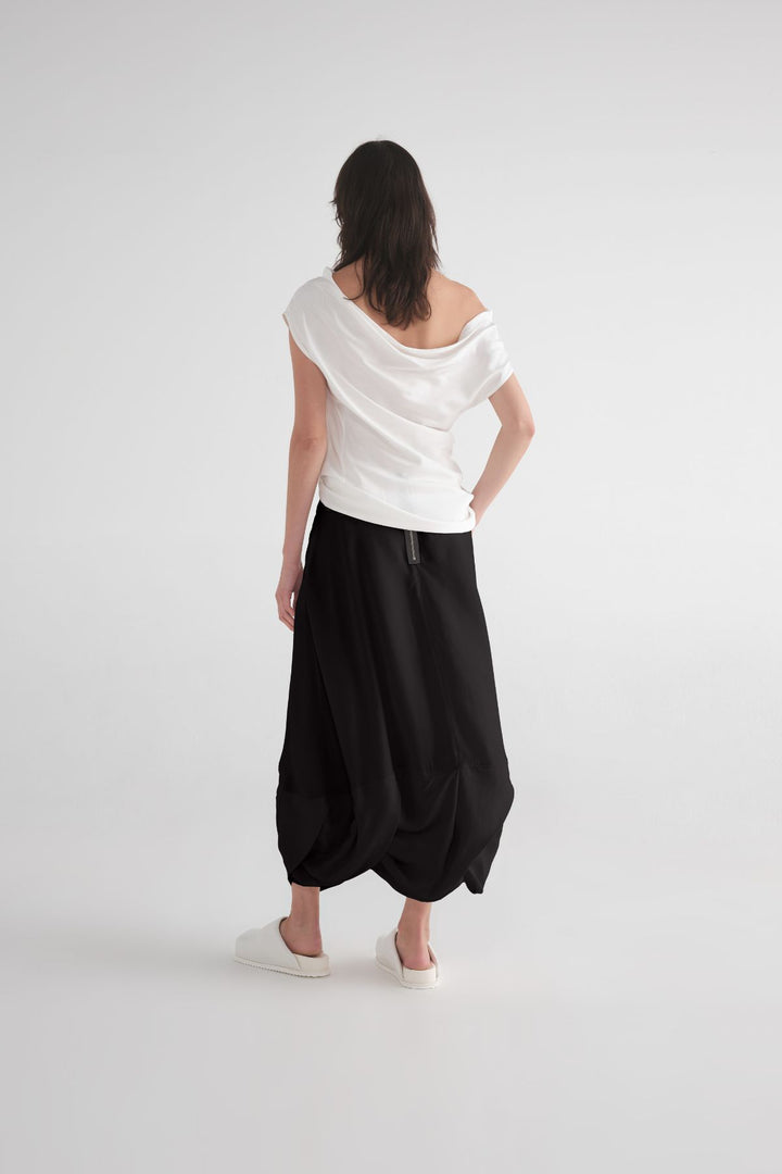 Torsion Skirt (Black)