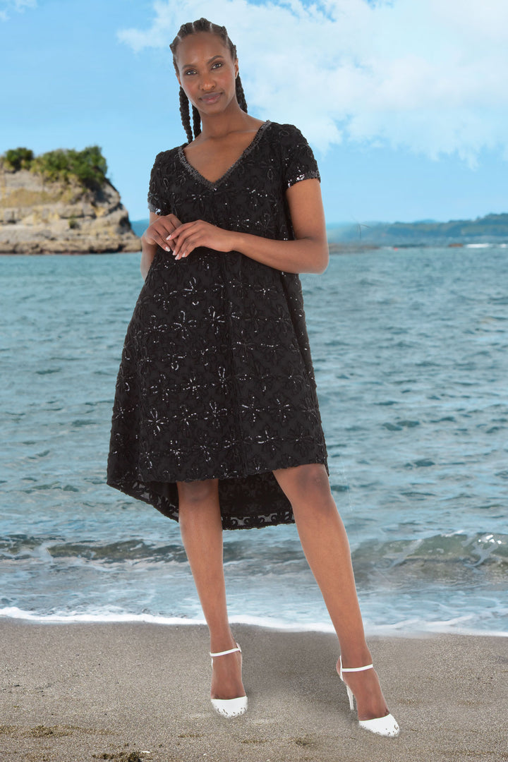 SWING TO ME Tunic (Black)