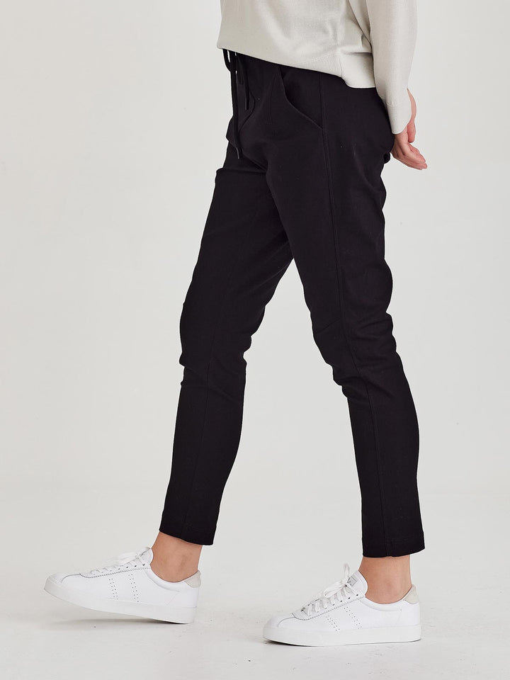 Emily Jogger (Black)