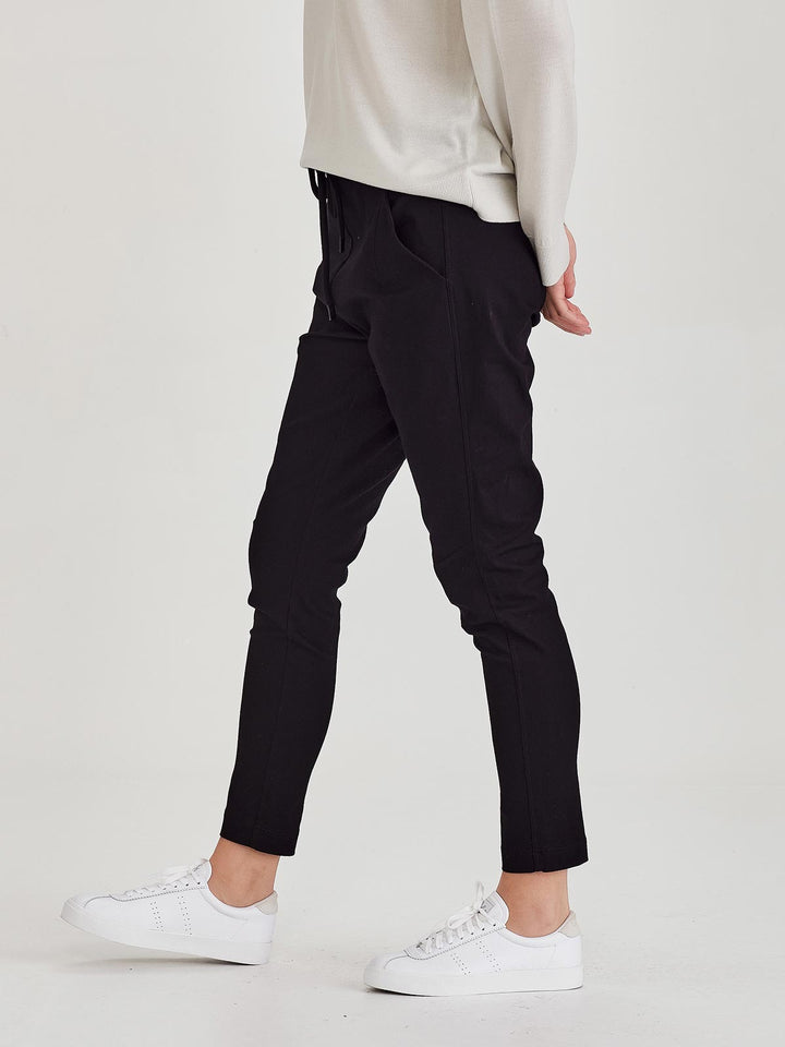 Emily Jogger (Black)