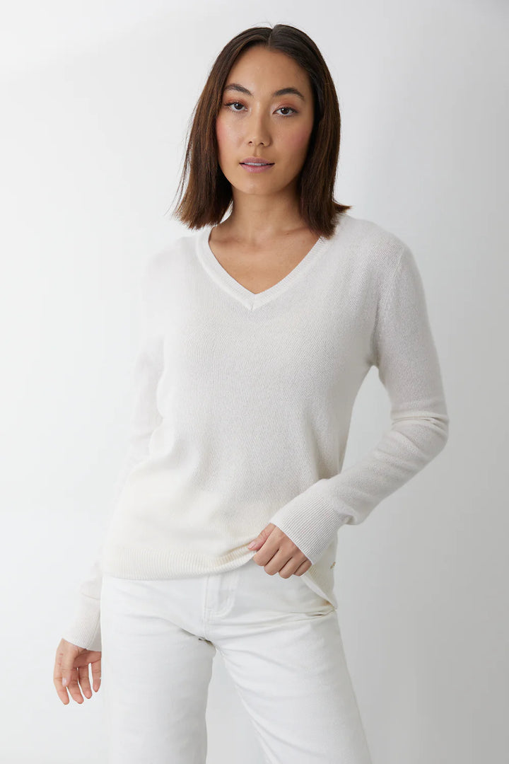 Essential Slim Vee (Ivory)